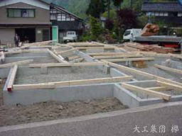 土台敷きの用意ができたところ